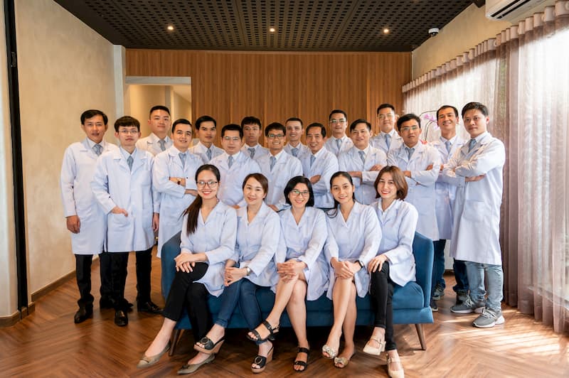 đội ngũ bác sĩ giỏi chuyên nghiệp tại peace dentistry