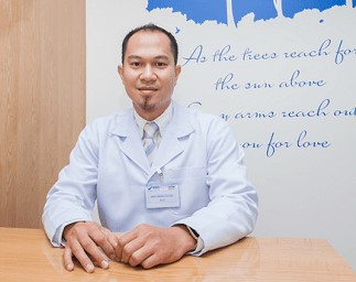 thạc sĩ bác sĩ thân trọng nguyên chuyên gia implant tại peace dentistry