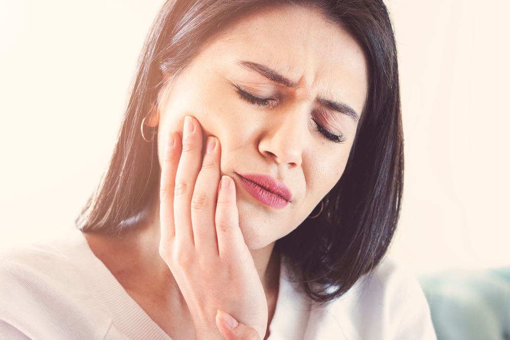đau răng cần phải điều trị kịp thời