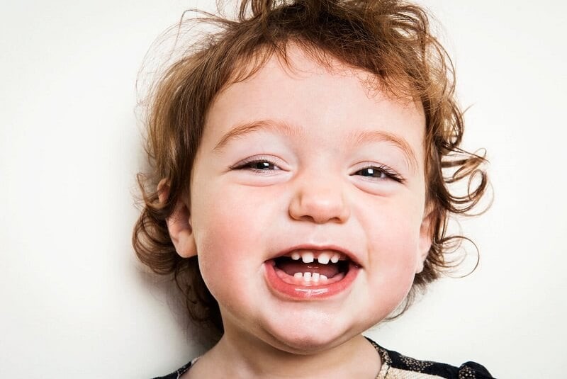 trẻ ngủ nghiến răng ở mọi độ tuổi