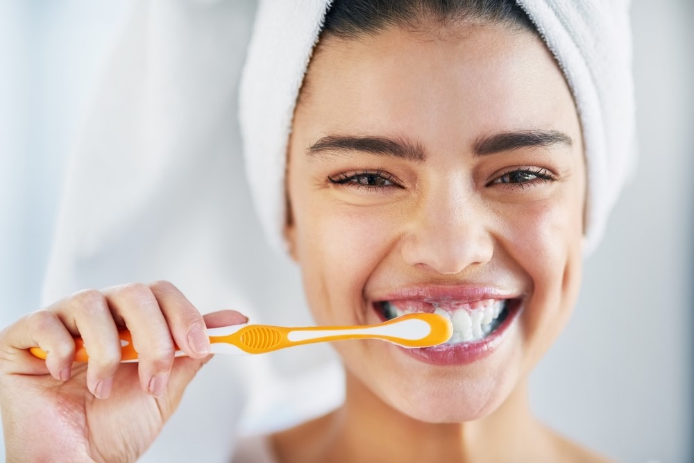 cách khắc phục răng sứ bị mòn