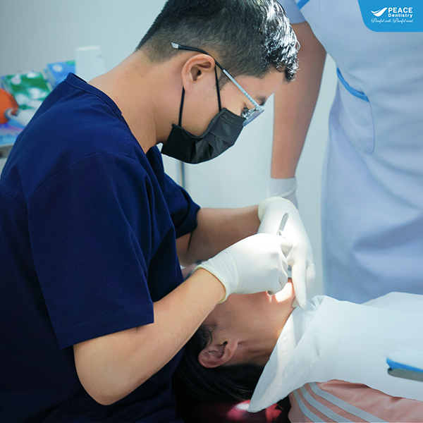 tái khám định kỳ khi niềng răng