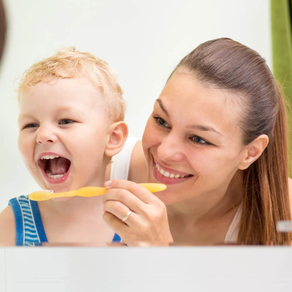 hướng dẫn trẻ vệ sinh răng miệng đúng cách