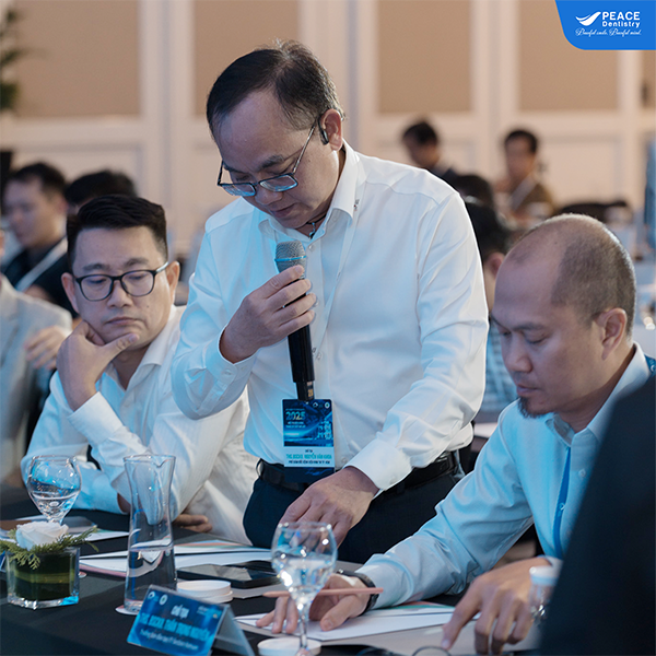 ths bs ckii nguyễn văn khoa với hơn 30 năm kinh nghiệm cấy ghép implant