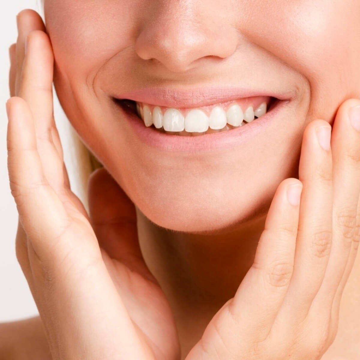 mới tẩy trắng răng nên ăn gì